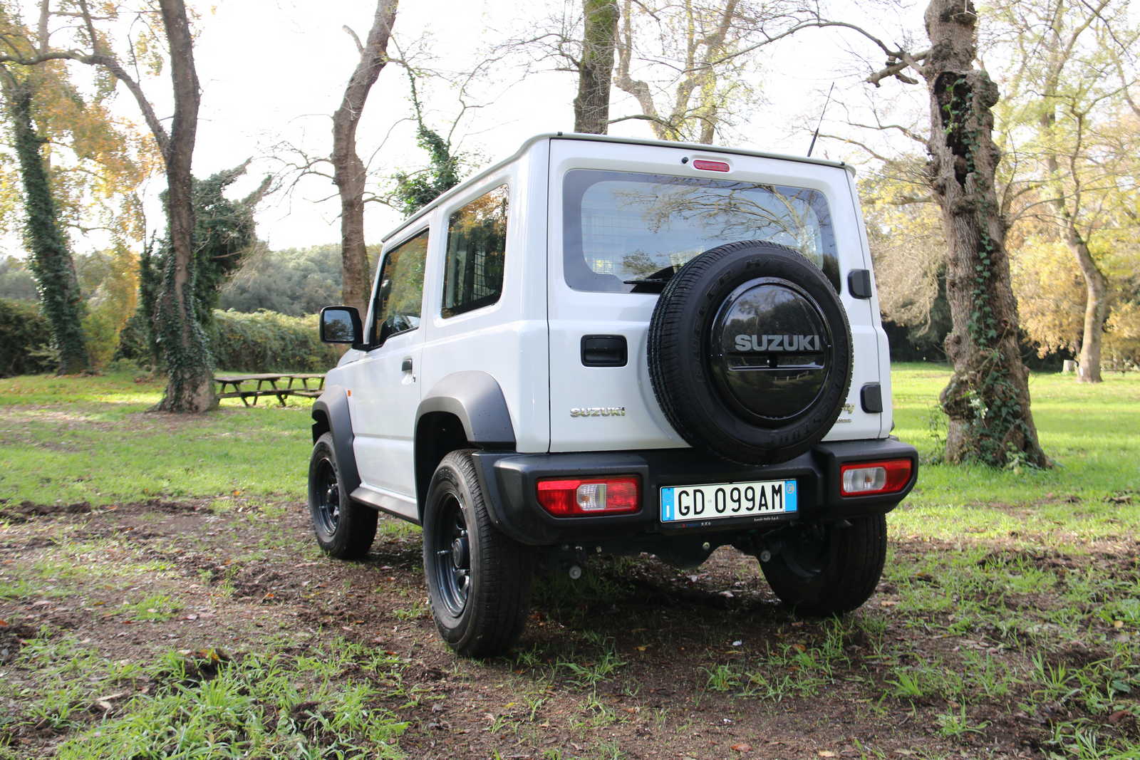 Suzuki Jimny PRO, in Italia si parte da 23.400 euro IVA inclusa