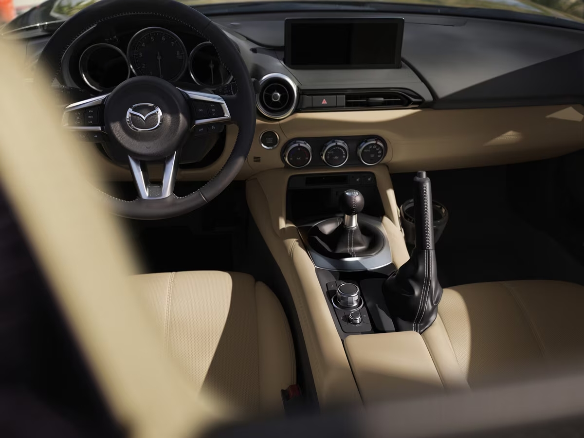 Mazda MX-5 2024: prezzo, motori e quando esce