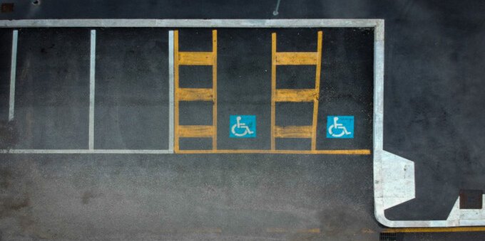 Multa per parcheggio disabili senza contrassegno: ecco cosa si rischia