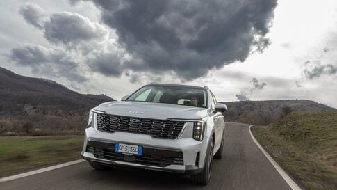 Nuova Kia Sorento 2024: con la versione restyling torna anche il Diesel