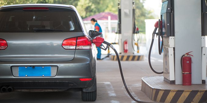 Prezzi benzina e diesel, qual è il costo medio al distributore e fino a quanto si può risparmiare