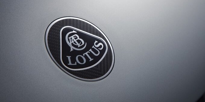 Lotus ha annunciato che lancerà una nuova supercar