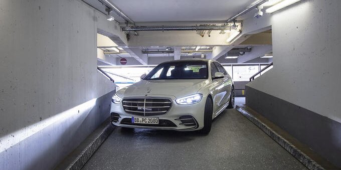Mercedes-Benz presenta il vero parcheggio autonomo