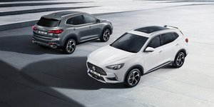 MG HS e MG EHS: nuovo look e promozioni speciali per il SUV di segmento C