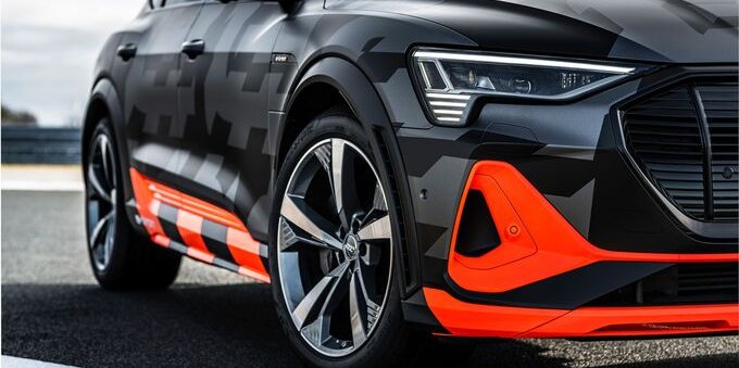 Audi e-tron S e e-tron S Sportback: tre motori e più potenza