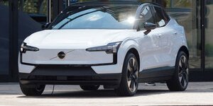 Volvo EX30: motori, dotazioni, allestimenti, prezzi, foto