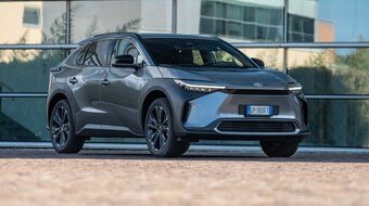 Toyota BZ4X: nuovi allestimenti e promozioni per il suv elettrico