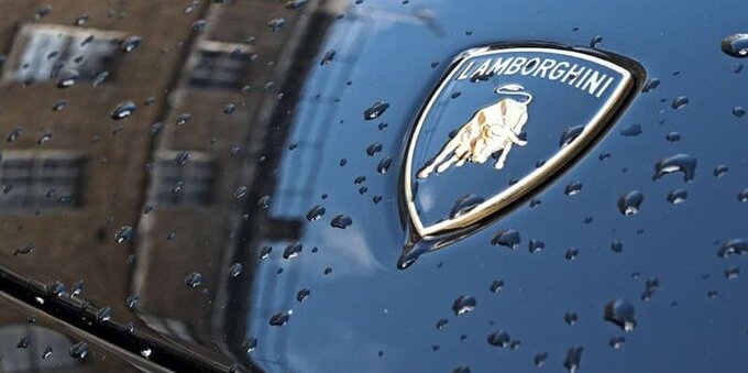 Compra Lamborghini da 240mila euro, distrutta dopo 20 minuti: foto shock