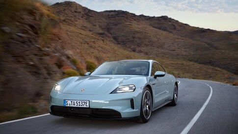 Porsche Taycan 2024: caratteristiche, allestimenti e prezzi della versione restyling