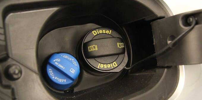 AdBlue: cos'è e come funziona l'additivo per i motori diesel