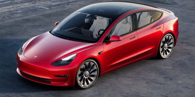 Tesla Model 3: in pronta consegna e con 10.000 km di ricariche gratuite 