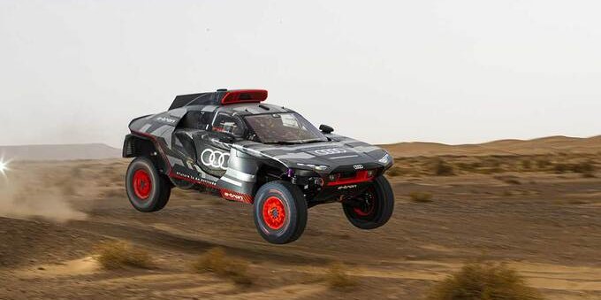 Audi sfida la Dakar con la RS Q e-tron: un prototipo elettrico 