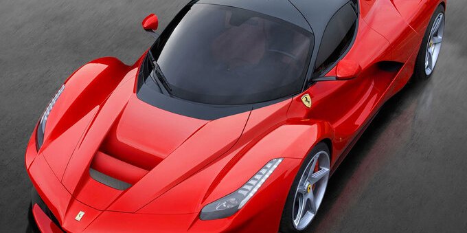 Ferrari LaFerrari compie dieci anni 