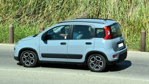 Bollo auto, la manovra 2027 punta a rendere strutturale l'esenzione fino a 80 kW: oggi vale solo per le scadenze del 2027