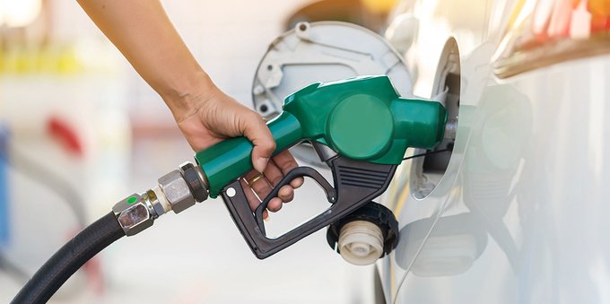 Benzina, rischio chiusura per i distributori: quando può scattare lo stop ai rifornimenti