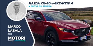 Mazda CX-30 e-Skyactiv G: automatica, ibrida e con personalità