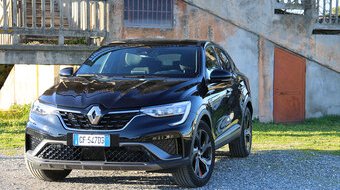 Renault Arkana E-Tech Hybrid R.S. Line: motore, prestazioni, tecnologia, foto [Prova su strada]