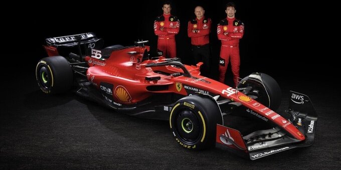 Formula 1: Verstappen trionfa al GP Bahrain, Leclerc si ritira