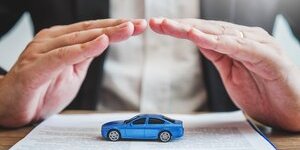 Assicurazione RCA obbligatoria anche per veicoli fermi: regole, deroghe e sanzioni