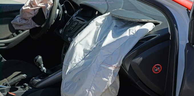 Airbag difettosi su 30 milioni di auto: indagine al via su queste case auto