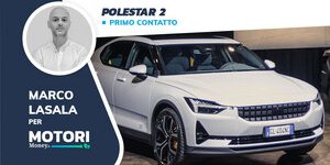 Polestar 2: tre versioni per un'auto elettrica raffinata 