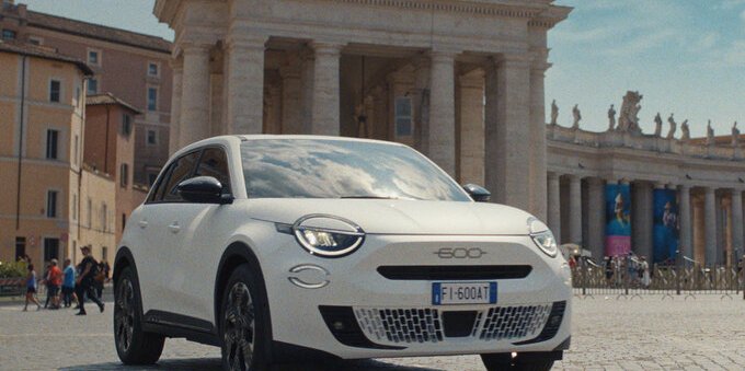 Fiat 600: un video mostra il suo aspetto definitivo 