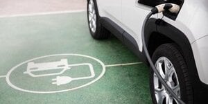 Auto elettriche: la classifica delle Regioni e delle città con più punti di ricarica