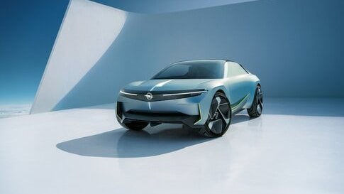 Opel Experimental: un manifesto di stile per l'auto elettrica