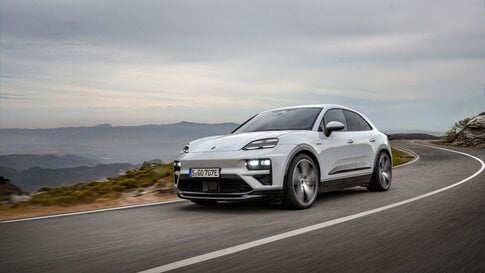 Nuova Porsche Macan 2024: la seconda generazione è 100% elettrica