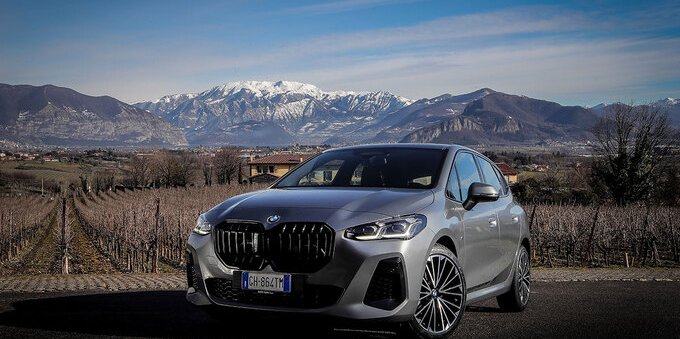 Nuova BMW Serie 2 Active Tourer: motorizzazioni ibride plug-in e trazione integrale intelligente 