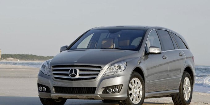 Mercedes richiama un milione di veicoli per un problema ai freni