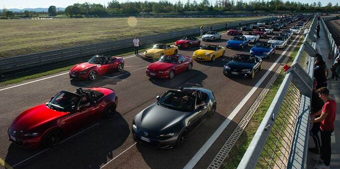 Mazda MX-5: un raduno da Guinness World Record 