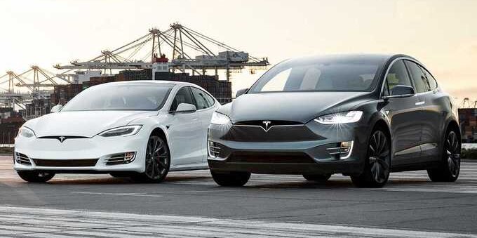 Nuovo richiamo Tesla: problema alle portiere per Model S e Model X