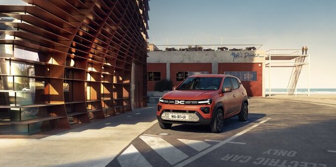 Nuova Dacia Spring 2024: completamente rinnovata, 100% elettrica e con il prezzo più basso d'Europa