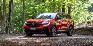 Renault Espace: design atletico ed elegante