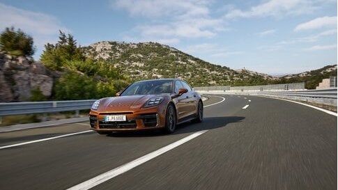 Nuova Porsche Panamera: più lussuosa ed efficiente