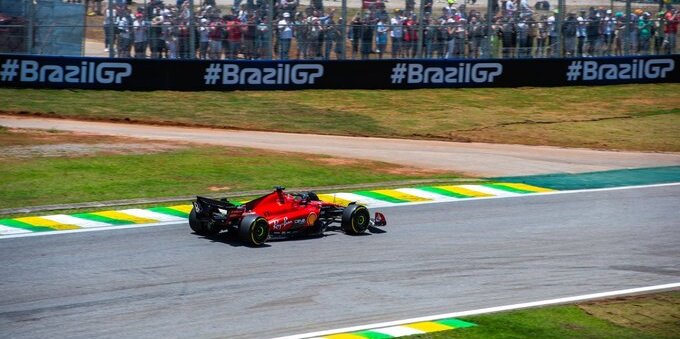 F1 GP Brasile: vince Verstappen, Leclerc ritirato