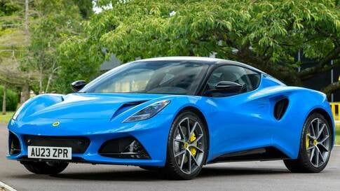 Lotus Emira i4: un quattro cilindri di origine Mercedes-AMG per la nuova coupé inglese