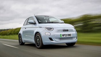 Auto elettriche e ibride: il 70% degli italiani è intenzionato ad acquistarne una