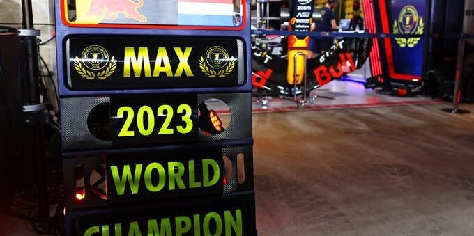 Max Verstappen vince il Mondiale F1 2023, ora è lotta per il secondo posto