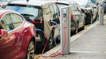 Ricarica auto elettriche: costi, abbonamenti e tariffe aggiornate a confronto