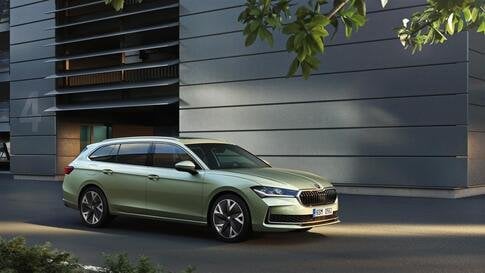 Nuova Skoda Superb Wagon 2024: motori, prezzi e allestimenti