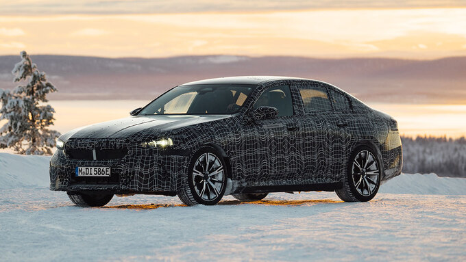 BMW i5: test al Circolo Polare Artico per la nuova berlina elettrica 